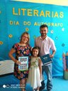 Manhã de autógrafos - Estrelas Literárias, realizado na escola Meu Recanto - 12/12/19. (<a class="download" href="https://www.ilhacomprida.sp.leg.br/institucional/fotos/12-12-19-manha-de-autografos-estrelas-literarias-2019/autografo_estliterarias_12dez19-29-redim.jpg/at_download/image">Download</a>)