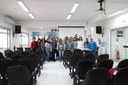 Reunião sediada no Plenário da Câmara Municipal (<a class="download" href="https://www.ilhacomprida.sp.leg.br/institucional/fotos/15-05-19-reuniao-conselho-municipal-de-educacao/15-05-19-conselho-municipal-de-educacao-6/at_download/image">Download</a>)