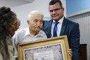 Homenagem prestada pelo Vereador Alemão - Título de Cidadão (<a class="download" href="https://www.ilhacomprida.sp.leg.br/institucional/fotos/27-aniversario-da-cidade-2018/homenageados-as/img_0818-27niver_ilha.jpg/at_download/image">Download</a>)