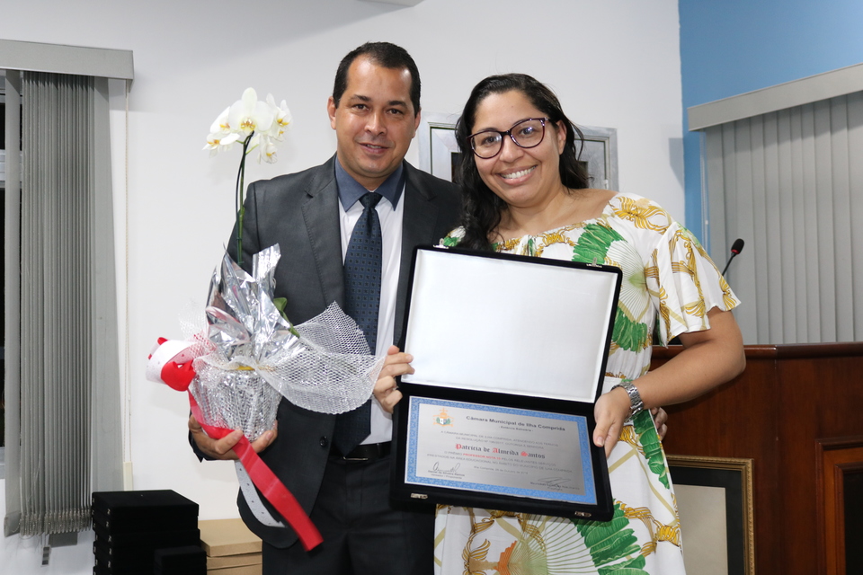 Homenageada: Profa. Patrícia de Almeida Santos
