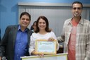 Moção de Congratulações em virtude do trabalho realizado pela equipe do projeto. (Pres. da Câmara, Ver. Fabiano Pereira e Homenageados) (<a class="download" href="https://www.ilhacomprida.sp.leg.br/institucional/fotos/28-05-19-entrega-de-mocao-aos-funcionarios-do-proj-ilha-jovem/entrega-de-mocao-aos-funcionarios-do-projeto-ilha-jovem-28-05-19-22/at_download/image">Download</a>)