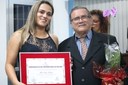 Homenagem prestada pelo Vereador Osvaldo Teixeira (<a class="download" href="https://www.ilhacomprida.sp.leg.br/institucional/fotos/dia-da-mulher-2019/img_6279-diamulher2019.jpg/at_download/image">Download</a>)